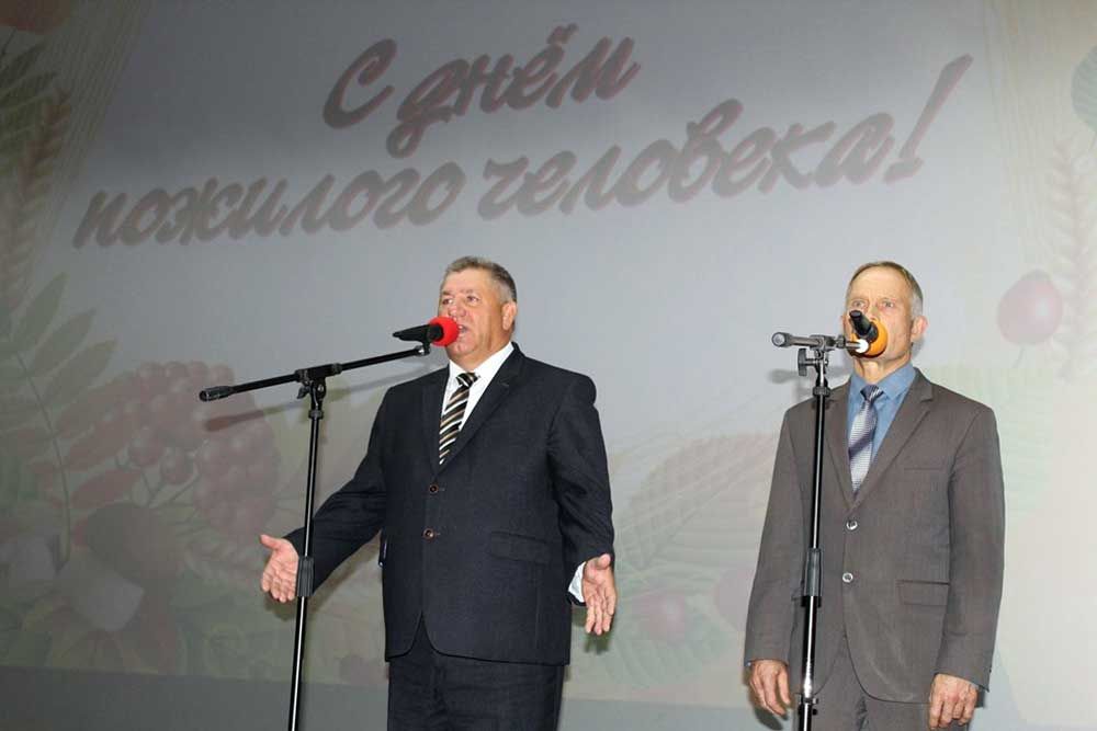 Праздничная программа &laquo;Главное &mdash; душою не стареть!&raquo;